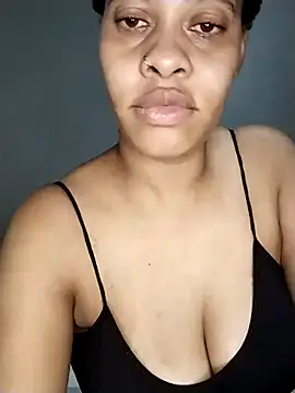 Snapshot of Su_Duarte_1 chatting on February 18, 12:37 am Su Duarte 1 online show from February 18, 12:37 am