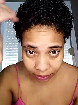 Snapshot of Su_Duarte_1 chatting on March 22, 7:31 pm Su Duarte 1 online show from March 22, 7:31 pm