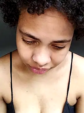 Snapshot of Su_Duarte_1 chatting on October 17, 5:37 pm Su Duarte 1 online show from October 17, 5:37 pm