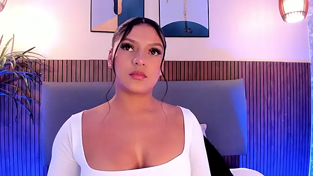 NicolleeEvanss online show from December 18, 12:11 pm