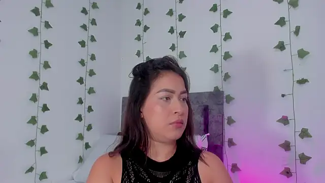 Snapshot of Miaa_Garcia chatting on June 18, 10:36 pm Miaa Garcia online show from June 18, 10:36 pm