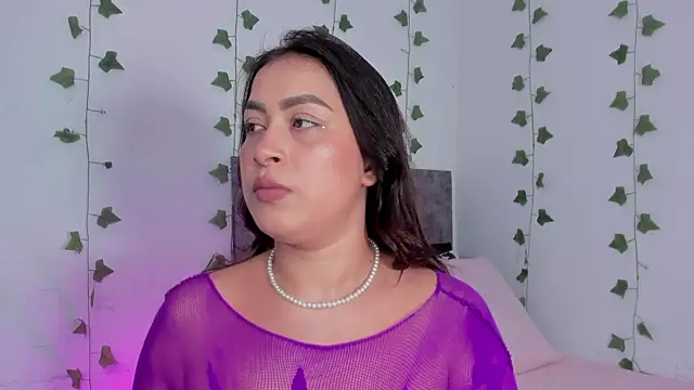 Snapshot of Miaa_Garcia chatting on July 31, 10:20 pm Miaa Garcia online show from July 31, 10:20 pm