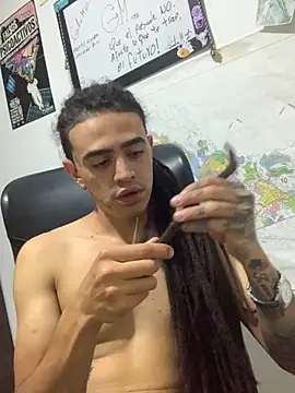 Snapshot of JovenDesobediente chatting on September 11, 2:44 am JovenDesobediente online show from September 11, 2:44 am