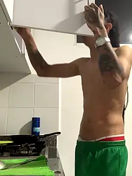 Snapshot of JovenDesobediente chatting on September 16, 3:18 am JovenDesobediente online show from September 16, 3:18 am