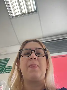 amooraaamoon online show from January 27, 11:43 am