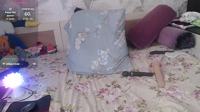 Snapshot of CamDiva113 chatting on March 12, 9:59 am CamDiva113 online show from March 12, 9:59 am