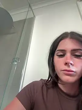 aus queen online show from February 4, 10:26 pm