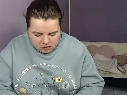 so shy online show from September 28, 6:52 am