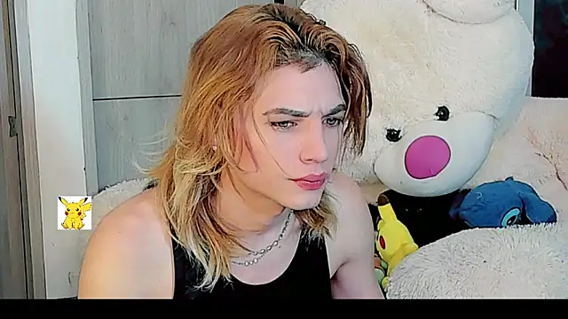 Snapshot of honey_skin chatting on December 28, 1:28 pm honey skin online show from December 28, 1:28 pm