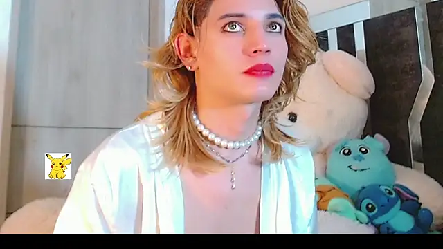 Snapshot of honey_skin chatting on February 9, 9:06 pm honey skin online show from February 9, 9:06 pm