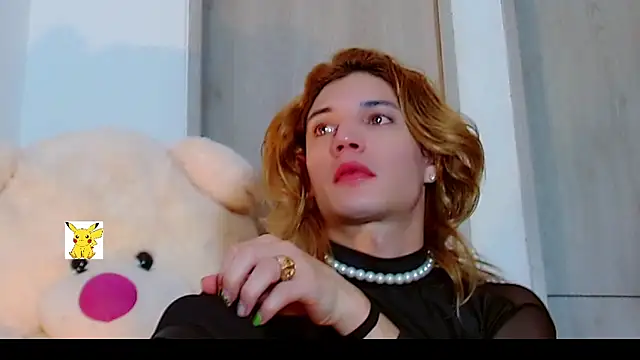 Snapshot of honey_skin chatting on February 12, 5:15 am honey skin online show from February 12, 5:15 am