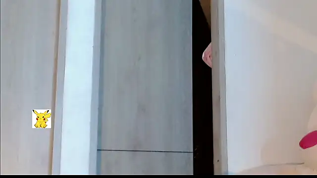 Snapshot of honey_skin chatting on February 27, 2:21 am honey skin online show from February 27, 2:21 am