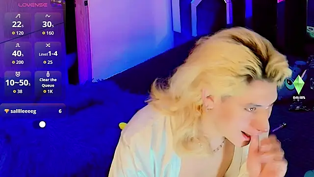 Snapshot of honey_skin chatting on October 2, 5:31 pm honey skin online show from October 2, 5:31 pm