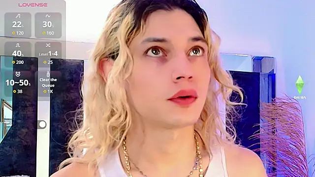 Snapshot of honey_skin chatting on November 2, 3:25 pm honey skin online show from November 2, 3:25 pm