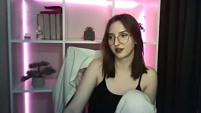 X Alisa online show from February 28, 7:25 pm