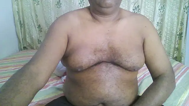 Snapshot of Beargryzzly chatting on January 20, 2:03 pm Beargryzzly online show from January 20, 2:03 pm