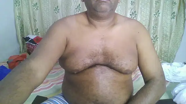 Snapshot of Beargryzzly chatting on January 24, 4:06 pm Beargryzzly online show from January 24, 4:06 pm