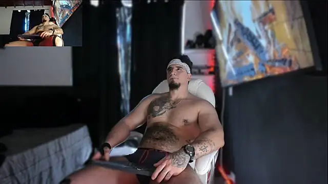 Snapshot of kingbear777 chatting on December 13, 2:05 pm kingbear777 online show from December 13, 2:05 pm