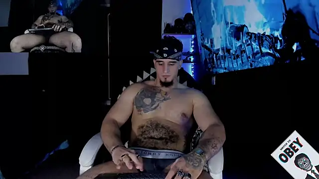 Snapshot of kingbear777 chatting on February 9, 2:17 am kingbear777 online show from February 9, 2:17 am