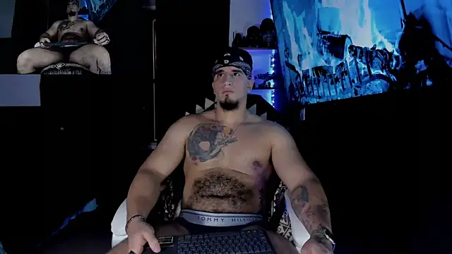 Snapshot of kingbear777 chatting on March 14, 7:26 am kingbear777 online show from March 14, 7:26 am