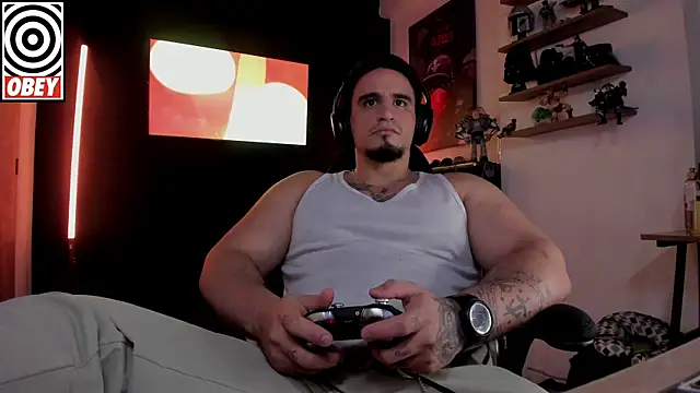 Snapshot of kingbear777 chatting on November 5, 7:30 am kingbear777 online show from November 5, 7:30 am