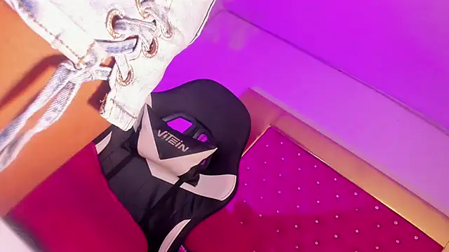 Snapshot of Orianadollx chatting on March 9, 3:54 am Orianadollx online show from March 9, 3:54 am