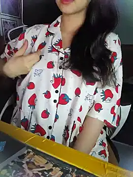 Snapshot of Suri_amabel chatting on December 27, 12:34 pm Suri amabel online show from December 27, 12:34 pm