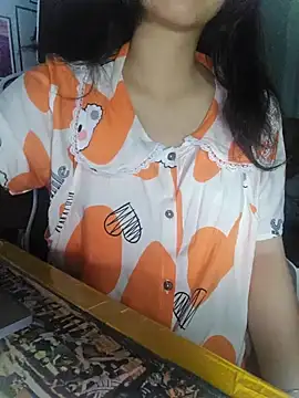 Snapshot of Suri_amabel chatting on January 1, 12:44 pm Suri amabel online show from January 1, 12:44 pm