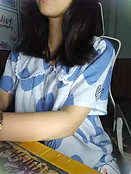 Snapshot of Suri_amabel chatting on January 15, 1:09 pm Suri amabel online show from January 15, 1:09 pm