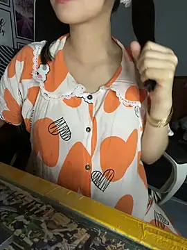 Snapshot of Suri_amabel chatting on January 18, 12:47 pm Suri amabel online show from January 18, 12:47 pm