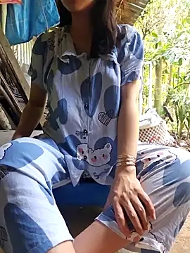 Snapshot of Suri_amabel chatting on February 16, 4:31 am Suri amabel online show from February 16, 4:31 am