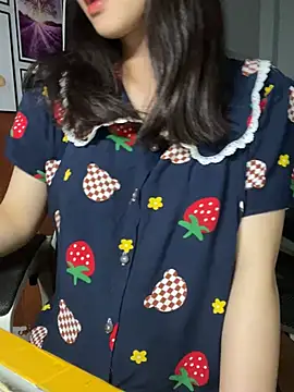 Snapshot of Suri_amabel chatting on February 22, 1:02 pm Suri amabel online show from February 22, 1:02 pm