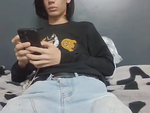 Snapshot of kk20fg chatting on February 2, 12:59 pm kk20fg online show from February 2, 12:59 pm