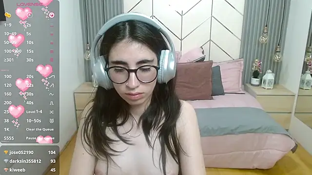 LenaRoses online show from December 19, 2:01 am