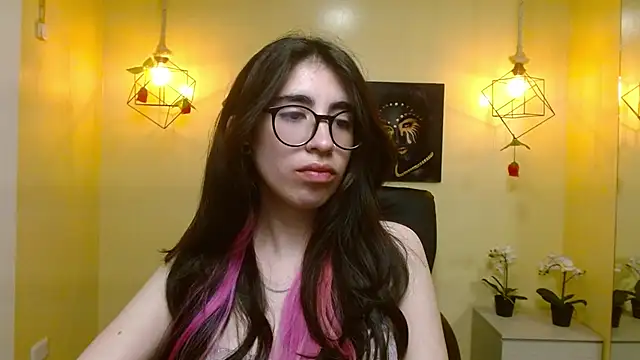 LenaRoses online show from March 4, 6:29 pm