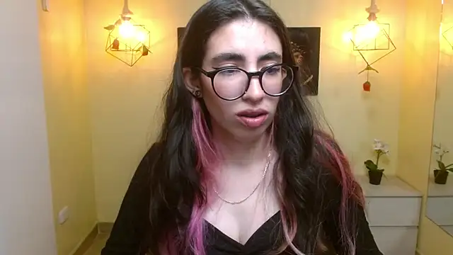 LenaRoses online show from March 22, 7:31 pm