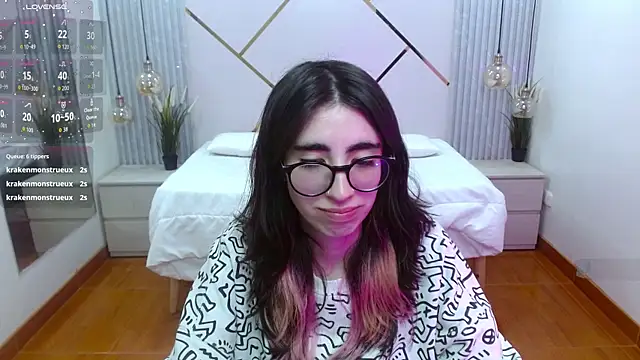 LenaRoses online show from October 16, 8:32 pm