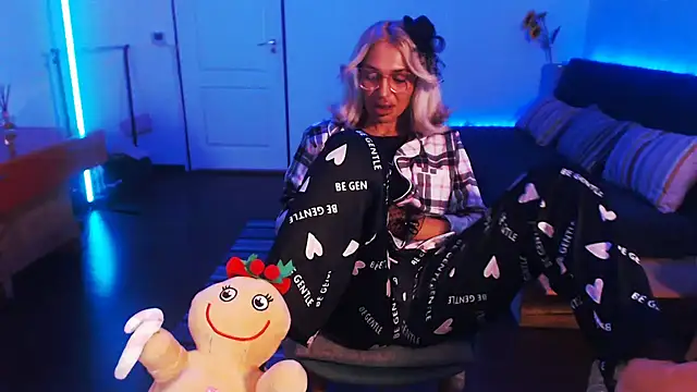 Snapshot of beauty_chl0e chatting on December 12, 8:53 pm beauty chl0e online show from December 12, 8:53 pm