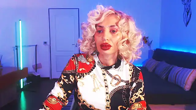 Snapshot of beauty_chl0e chatting on December 26, 8:11 pm beauty chl0e online show from December 26, 8:11 pm