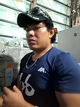 Snapshot of GusssHOT chatting on October 9, 8:51 pm GusssHOT online show from October 9, 8:51 pm