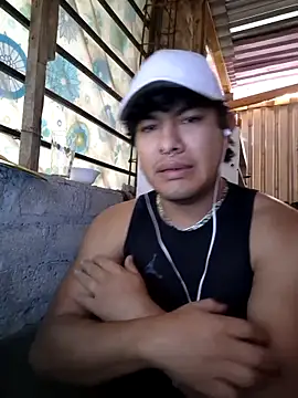 Snapshot of GusssHOT chatting on January 16, 4:22 pm GusssHOT online show from January 16, 4:22 pm