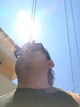 Snapshot of GusssHOT chatting on April 2, 5:54 pm GusssHOT online show from April 2, 5:54 pm