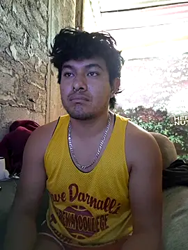 Snapshot of GusssHOT chatting on April 7, 7:25 pm GusssHOT online show from April 7, 7:25 pm