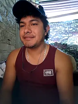 Snapshot of GusssHOT chatting on April 9, 3:28 pm GusssHOT online show from April 9, 3:28 pm