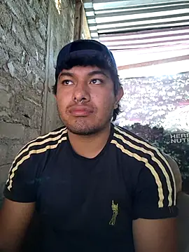 Snapshot of GusssHOT chatting on April 10, 5:06 pm GusssHOT online show from April 10, 5:06 pm