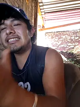 Snapshot of GusssHOT chatting on April 15, 3:08 pm GusssHOT online show from April 15, 3:08 pm