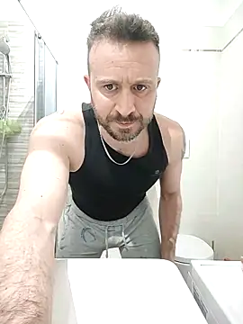 Snapshot of gilera250s chatting on March 10, 4:46 pm gilera250s online show from March 10, 4:46 pm