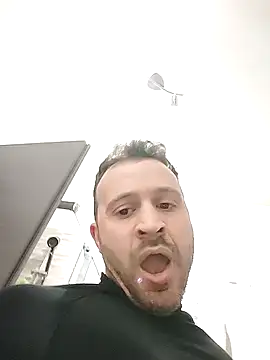 Snapshot of gilera250s chatting on February 24, 4:27 pm gilera250s online show from February 24, 4:27 pm