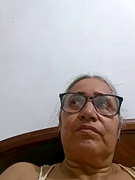  candi online show from February 4, 12:27 am