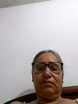  candi online show from April 12, 5:45 am